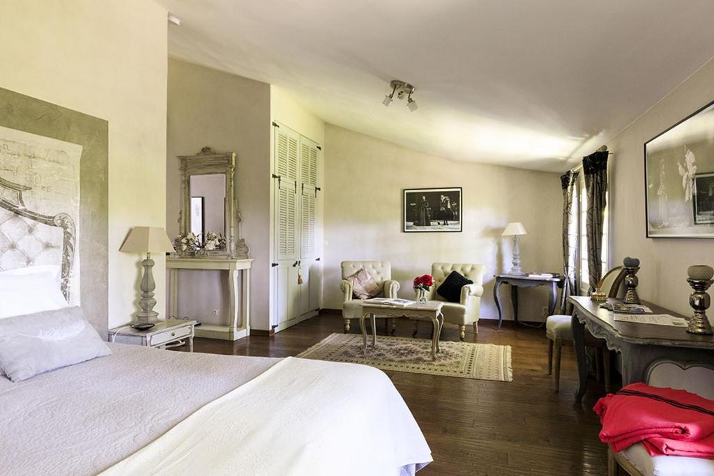 Domaine De Rhodes B&B Αβινιόν Δωμάτιο φωτογραφία